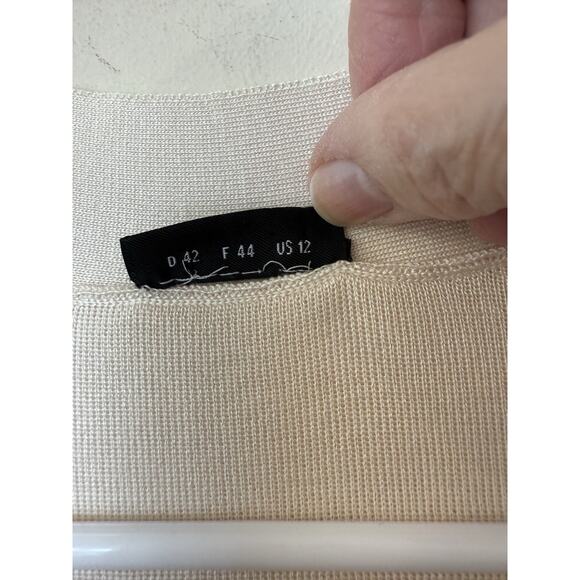 AKRIS Cream Silk V Neck Sleeveless Knit Top sz 12 Luxury Designer - Picture 4 of 13